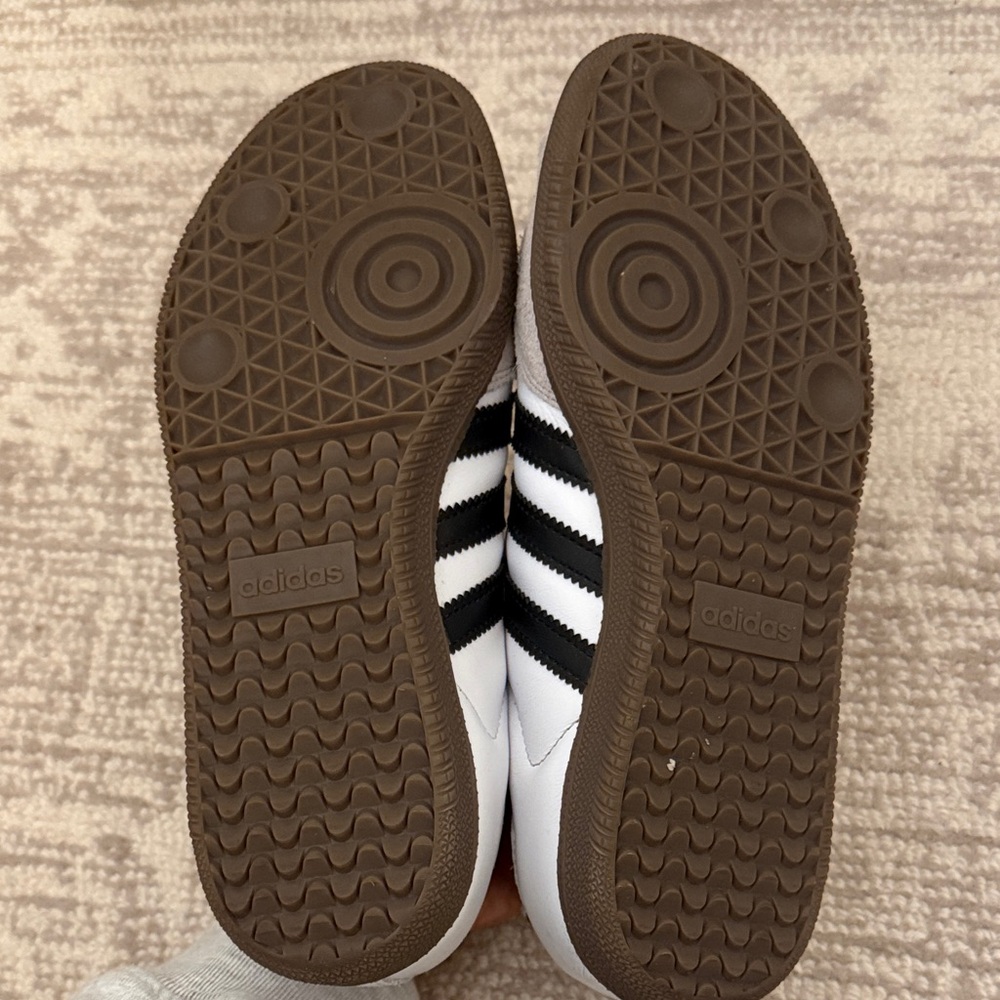 Women’s Adidas sambas - Picture 3 of 4